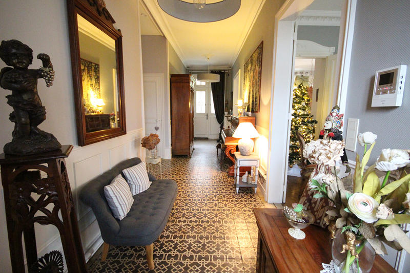 Maison de maîtres - 273 m² - 11 pièces