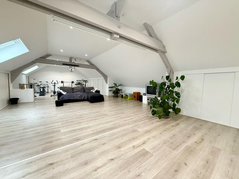 Maison - 277 m² - 8 pièces