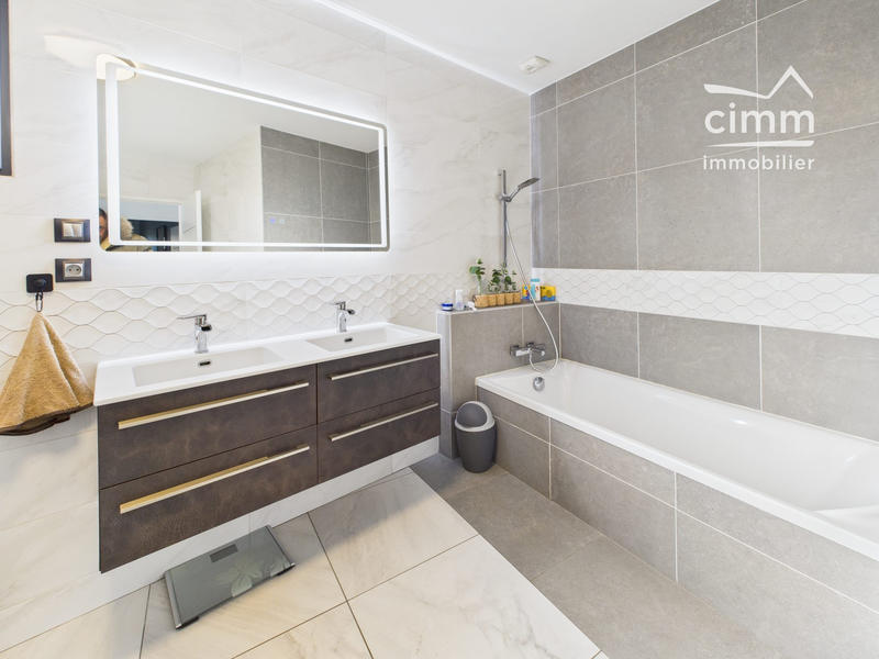 Maison contemporaine - 141 m² - 6 pièces