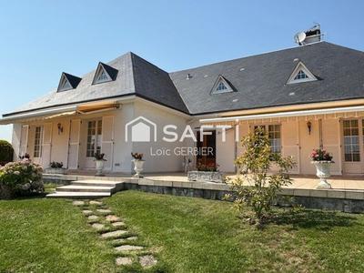 Maison - 360 m² - 10 pièces