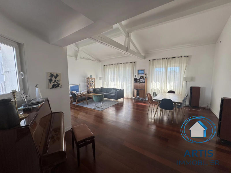 Appartement - 98 m² - 3 pièces