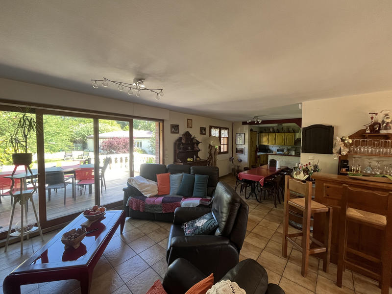 Maison - 163 m² - 8 pièces