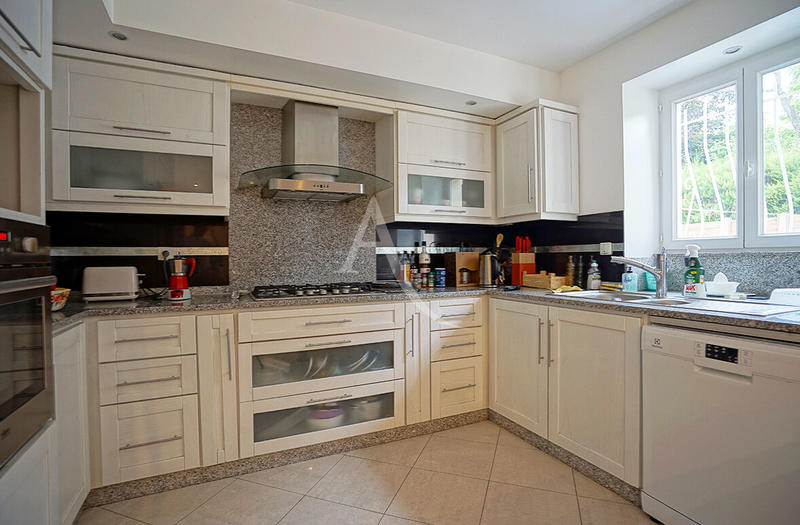 Maison - 118 m² - 6 pièces