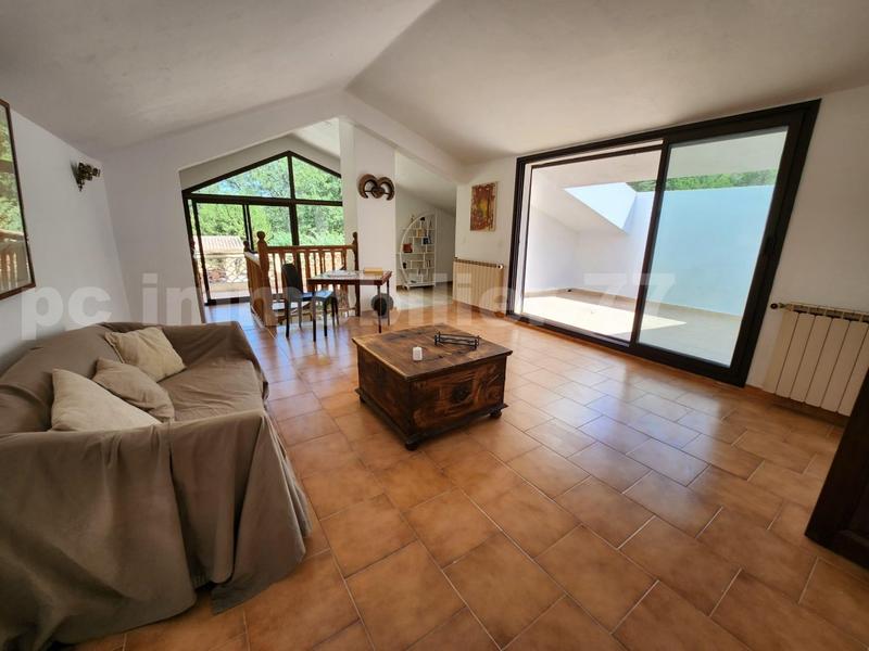 Villa - 271 m² - 8 pièces