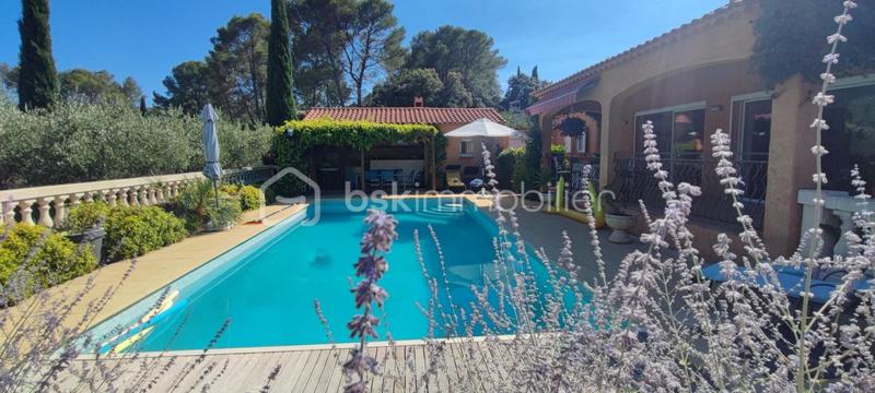 Demeure - 160 m² - 5 pièces