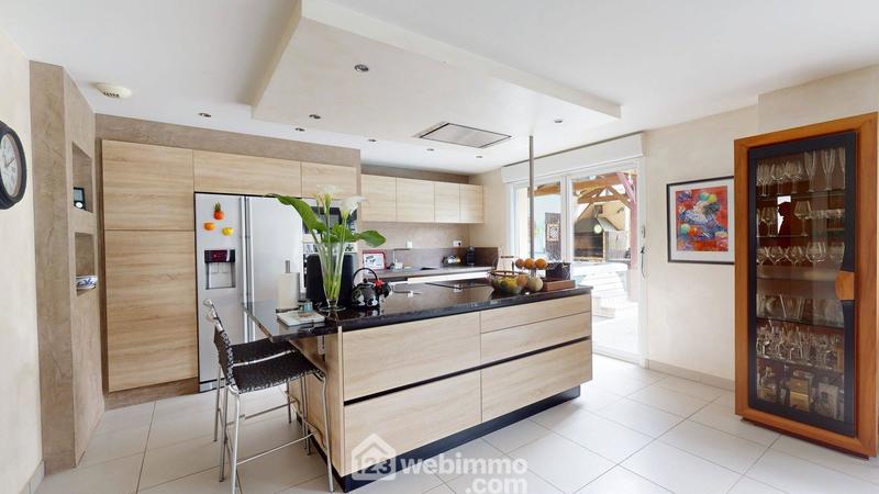 Maison - 169 m² - 7 pièces