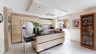 Maison - 169 m² - 7 pièces