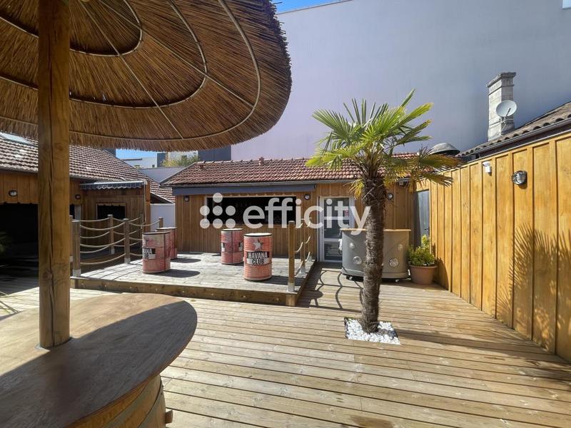 Bureau - 200 m² - 6 pièces