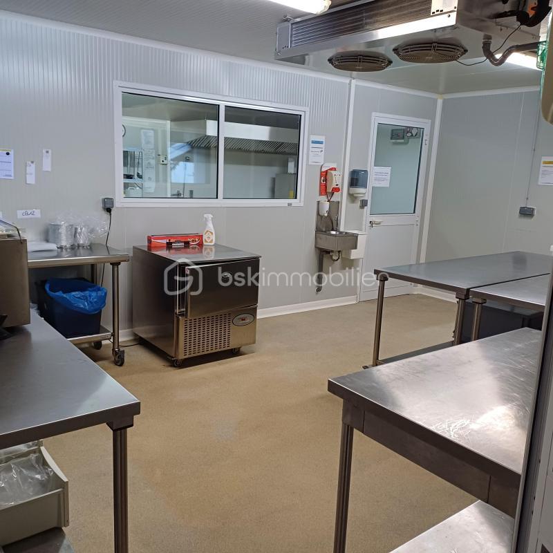 Bureau - 95 m² - 4 pièces