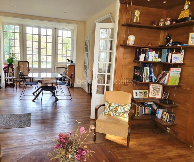 Maison de ville - 182 m² - 9 pièces