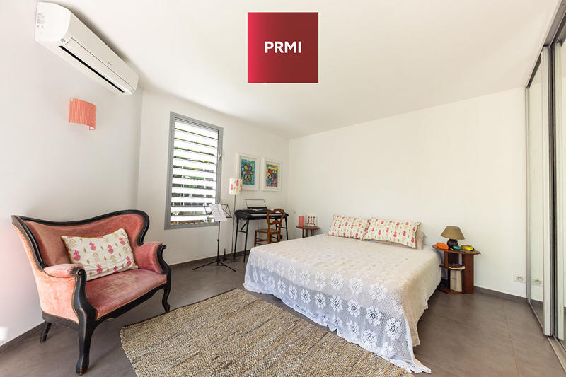 Maison - 235 m² - 8 pièces