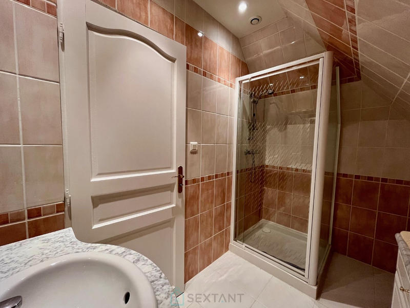 Maison - 187 m² - 7 pièces