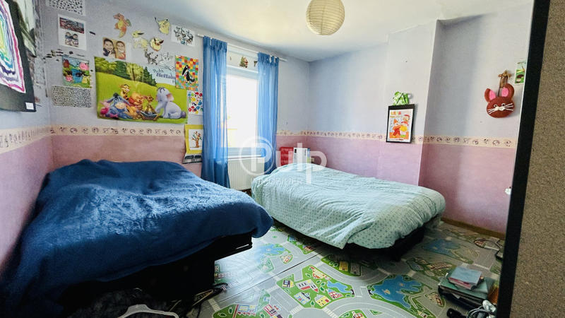 Maison - 95 m² - 5 pièces