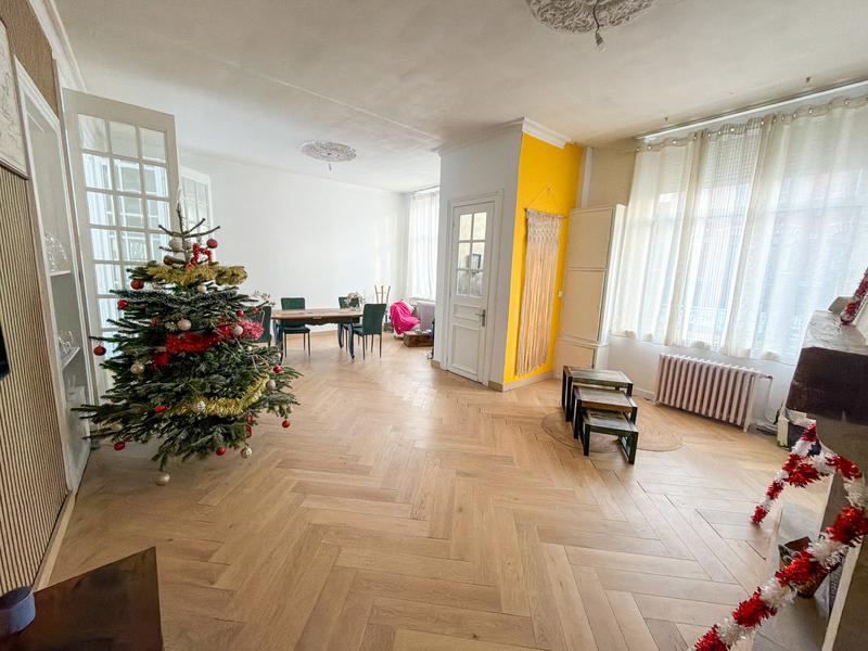 Maison - 140 m² - 5 pièces