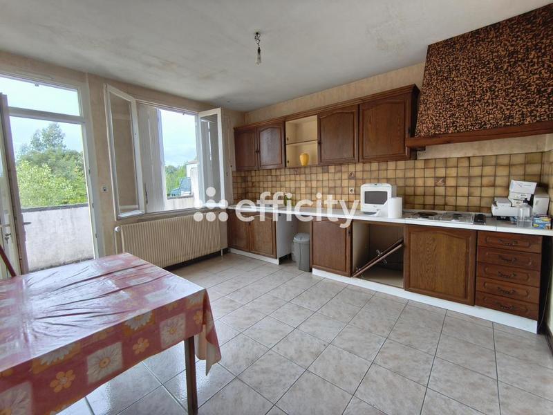 Maison - 172 m² - 9 pièces