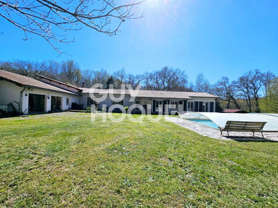 Maison - 250 m² - 7 pièces