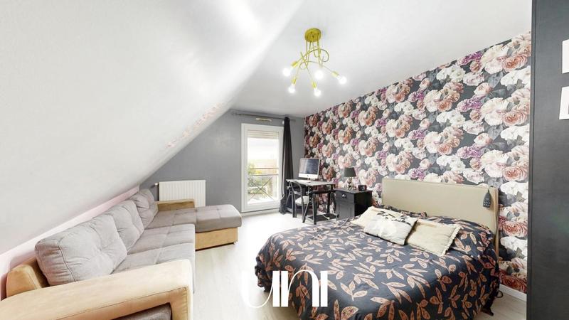 Maison - 220 m² - 10 pièces