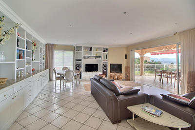 Appartement - 220 m² - 5 pièces