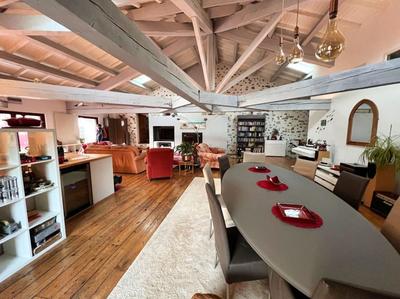 Maison - 303 m² - 6 pièces