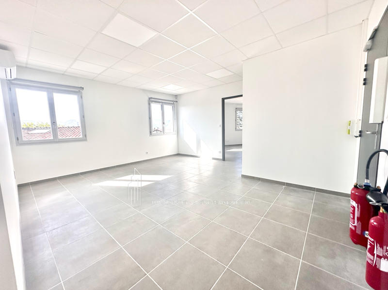 Bureau - 92 m²