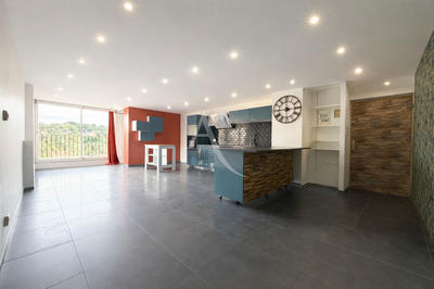 Appartement - 94 m² - 4 pièces