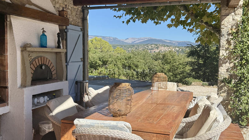 Maison - 150 m² - 5 pièces