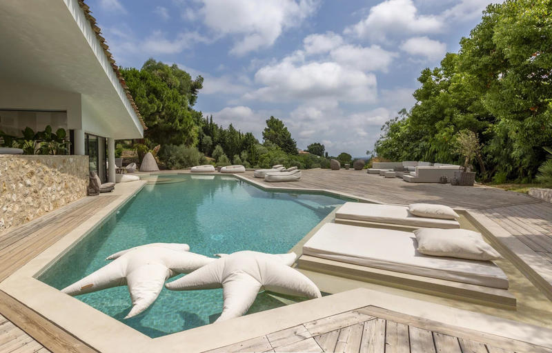 Villa - 260 m² - 6 pièces