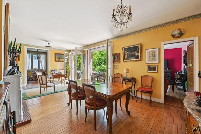 Maison - 220 m² - 8 pièces