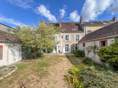 Maison - 252 m² - 10 pièces