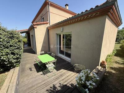 Maison - 229 m² - 8 pièces