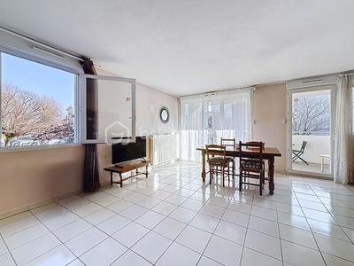 Appartement - 97 m² - 4 pièces