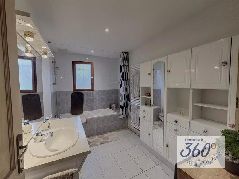 Maison - 126 m² - 4 pièces