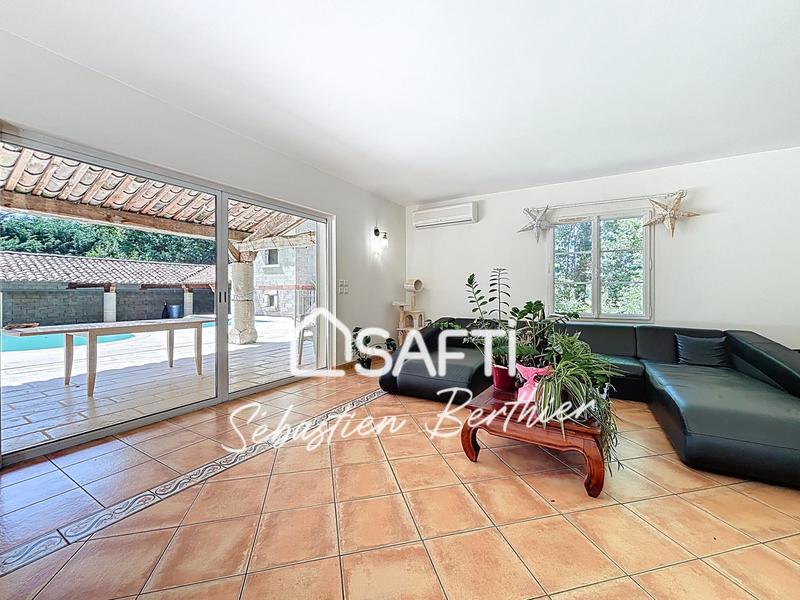 Maison de maîtres - 240 m² - 7 pièces