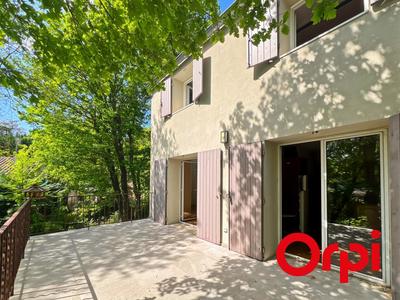 Maison - 143 m² - 6 pièces