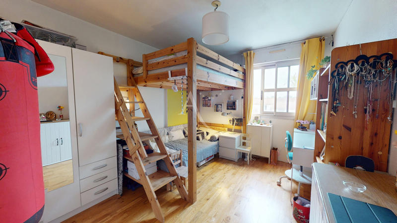 Appartement - 85 m² - 4 pièces