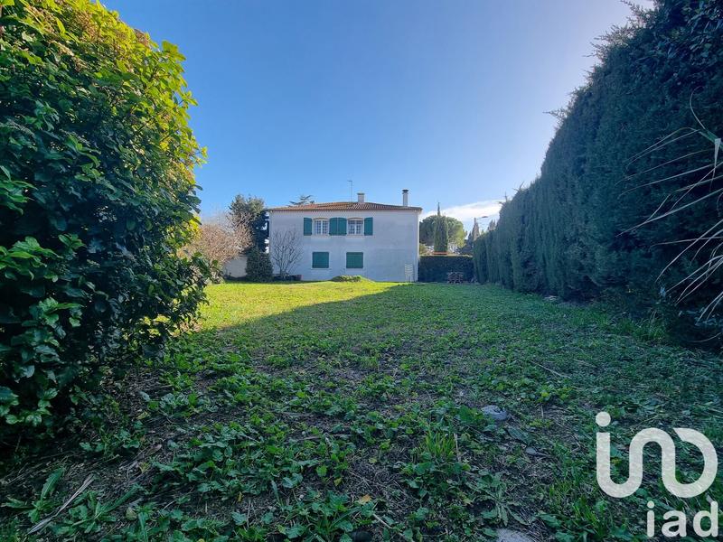 Maison - 210 m² - 7 pièces