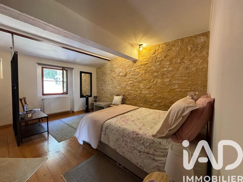 Maison - 230 m² - 6 pièces