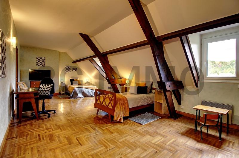 Maison - 227 m² - 8 pièces