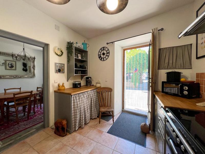 Propriété - 79 m² - 6 pièces