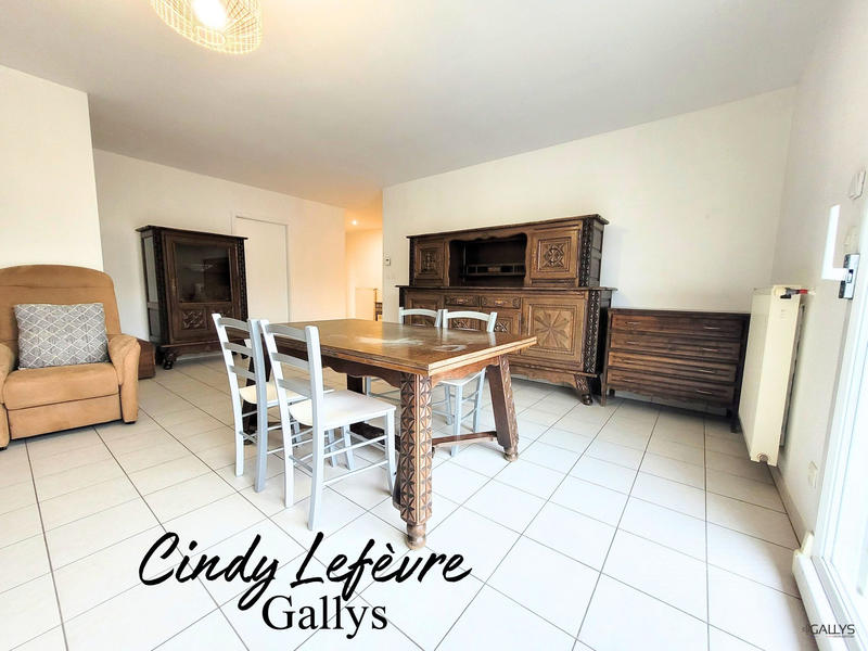 Maison - 94 m² - 5 pièces