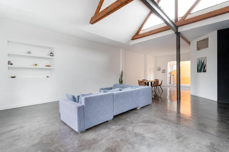 Loft - 130 m² - 3 pièces