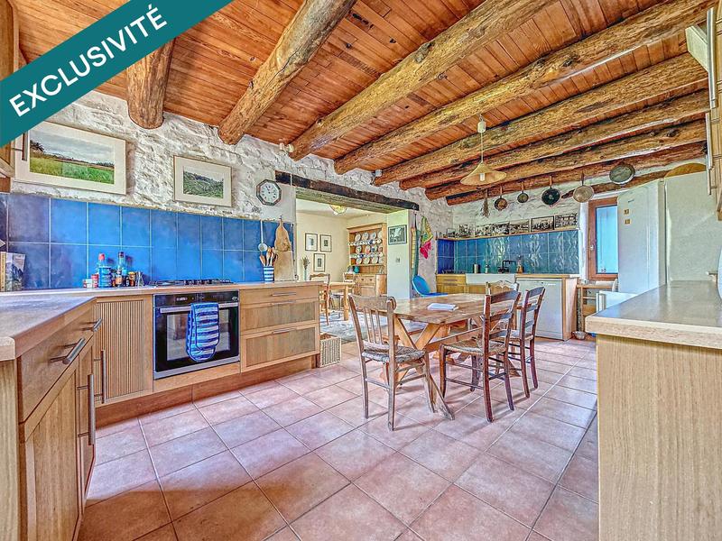 Propriété - 249 m² - 8 pièces