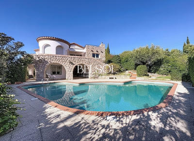 Villa - 220 m² - 5 pièces