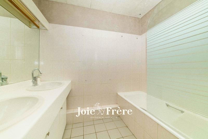 Appartement - 80 m² - 3 pièces