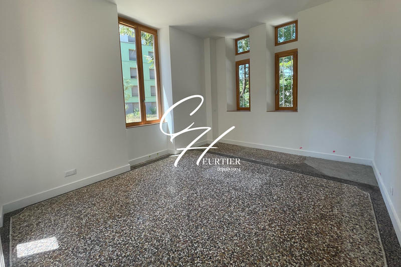 Appartement - 111 m² - 4 pièces