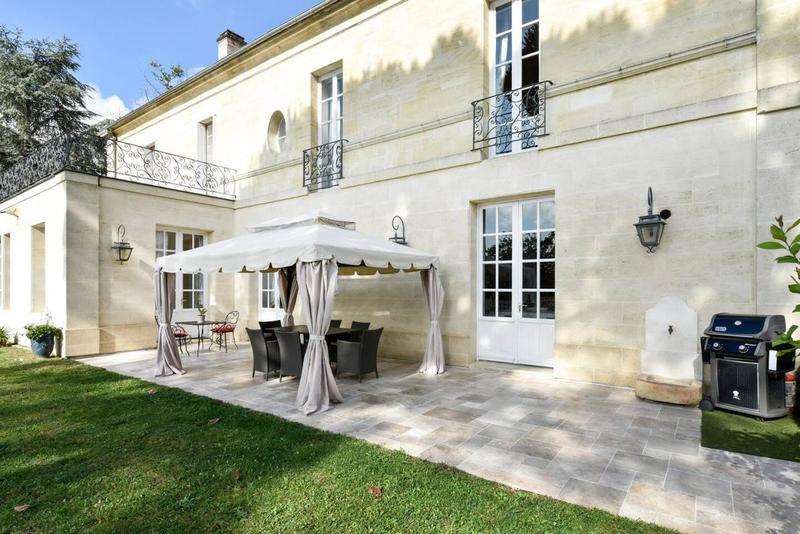 Demeure - 450 m² - 12 pièces