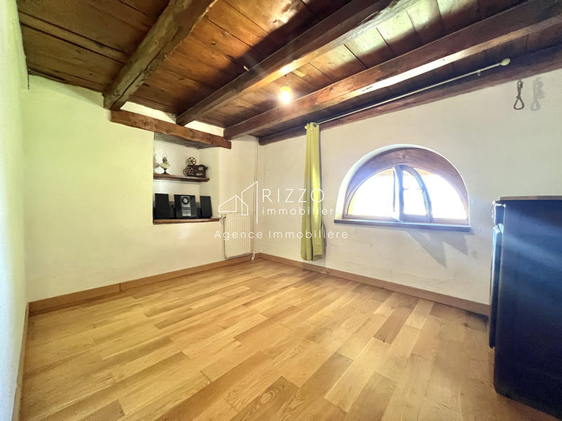 Maison - 180 m² - 7 pièces