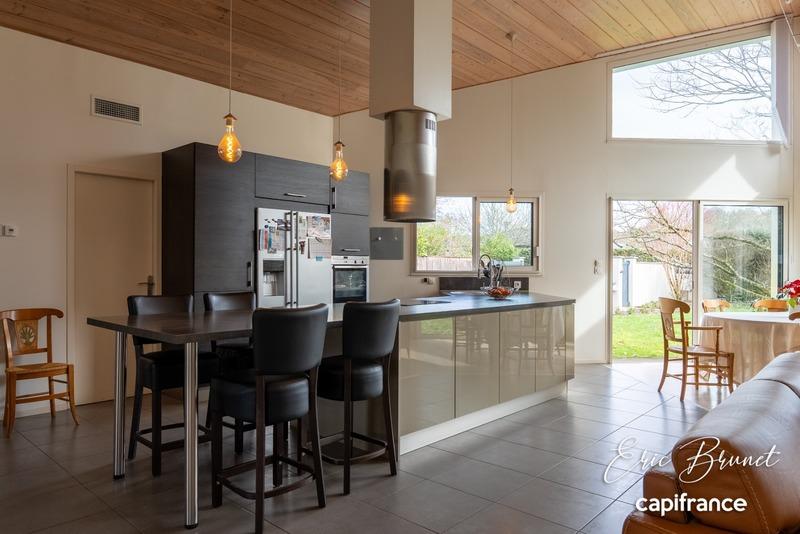 Maison - 142 m² - 6 pièces