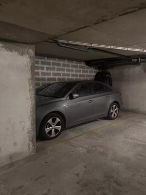 Parking / Garage