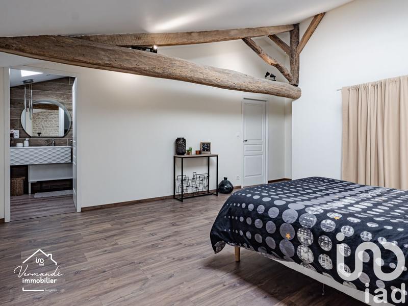 Maison - 265 m² - 9 pièces